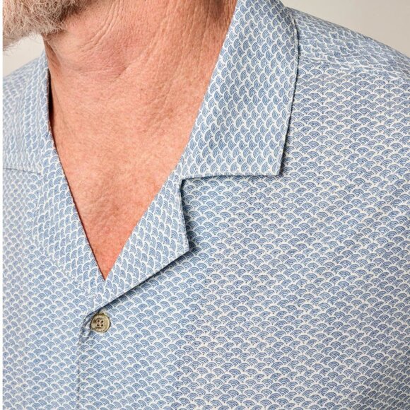 Johnnie O Shackleford Hangin’ Out Short Sleeve Button-Up Medium NWOT Navy Blue - Picture 2 of 14